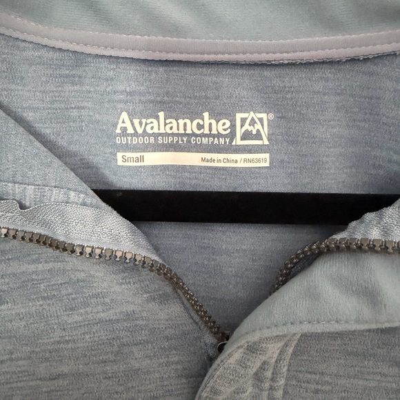 Avalanche Women's Light Blue Cropped Pullover - Picture 2 of 5